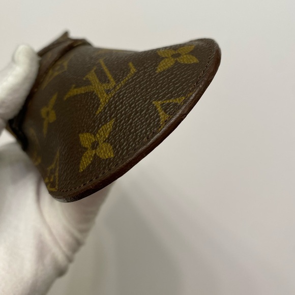 Louis Vuitton Etui Lunettes Monogram Canvas Glasses Case With Flap - Picture 6 of 10